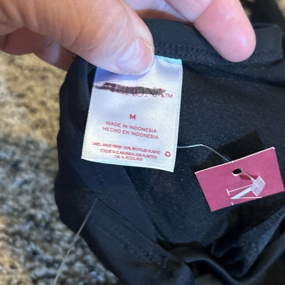 Merona Racerback Tankini Swimsuit Top Black Padded  M NWOT - Picture 2 of 4